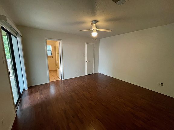 5th image of 2204 Berkett Dr #A