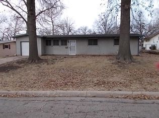1212 SW Clontarf St, Topeka, KS 66611