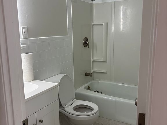 2nd image of 46 Lafayette St APT 2S