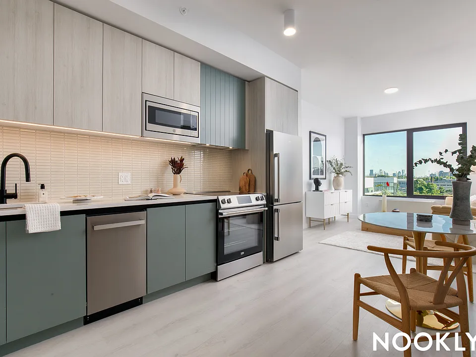 138 Bruckner Blvd #7935