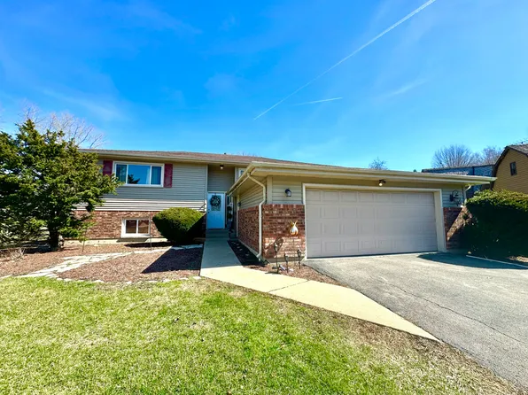 5N087 Mary Ct, St Charles, IL 60175