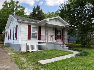 320 W Inskip Dr, Knoxville, TN 37912