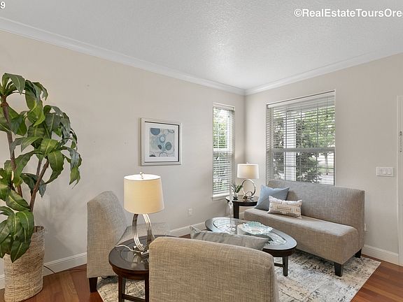 4th image of 1523 NE Kokanee Ln