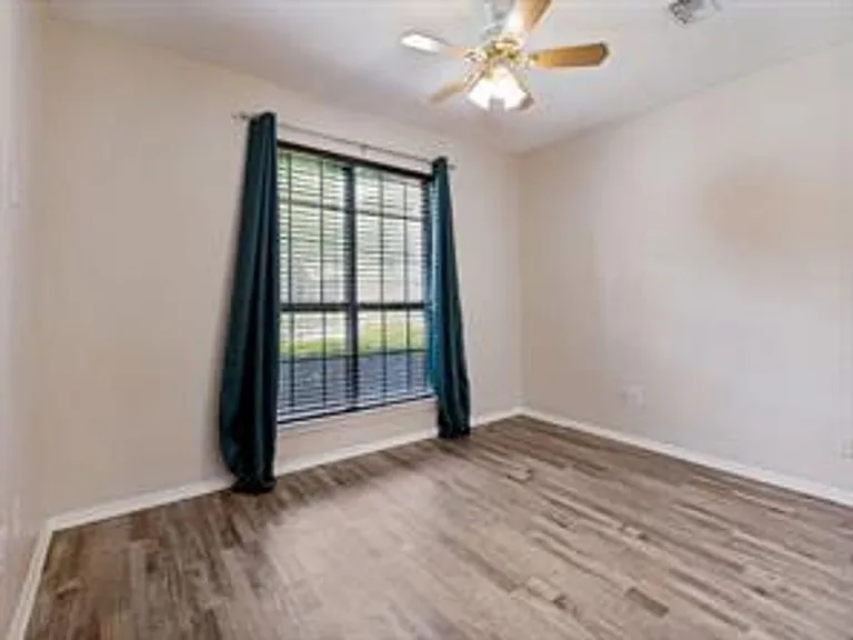 1620 Post Oak Dr — Photo 17