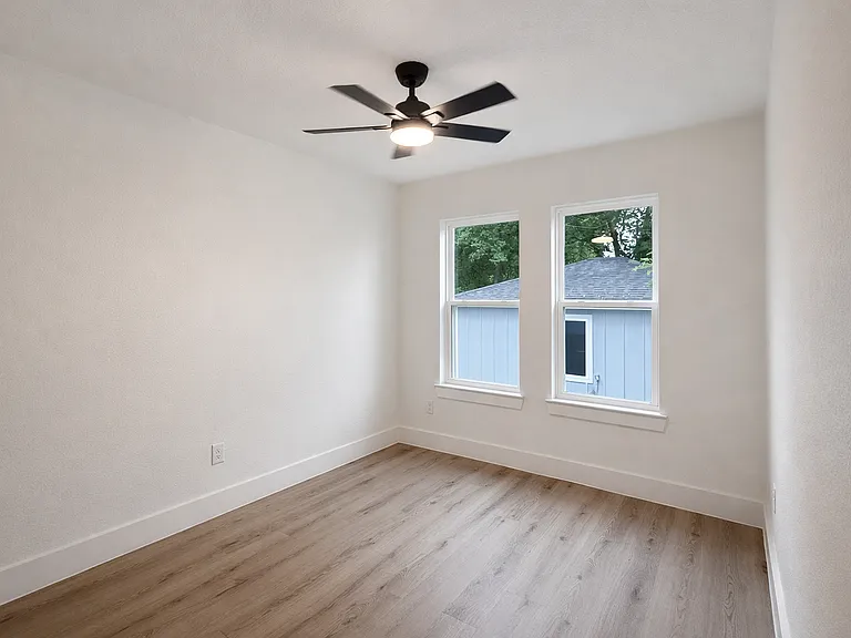 502 Duncan Ave — Photo 9