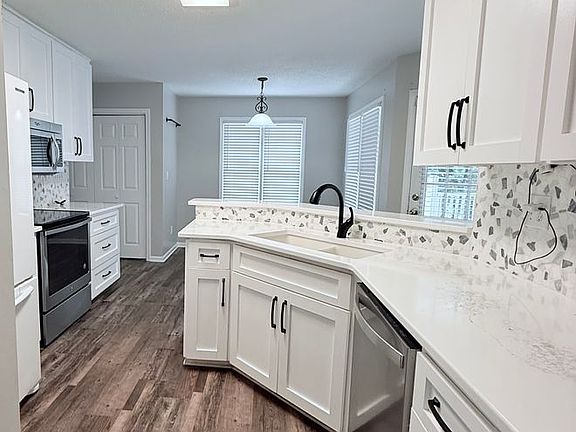 5th image of 31 White Oak Dr SE