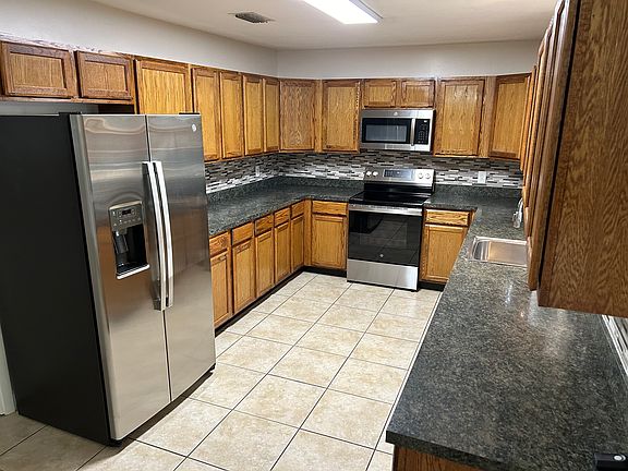 3rd image of 1009 20th St N