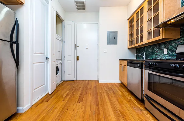 Rented by Nooklyn NYC LLC | media 4