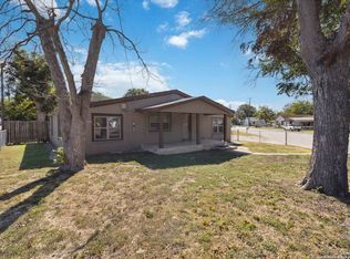 1020 Oasis St, New Braunfels, TX 78130