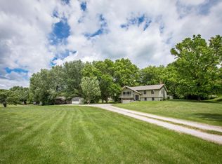 2060 Riverview Dr, Muscatine, IA 52761