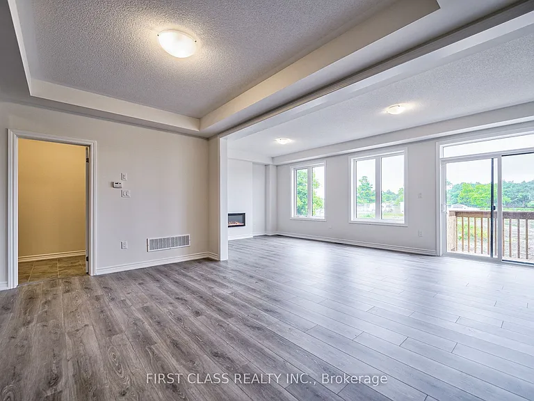 61 Kenneth Rogers Cres — Photo 14