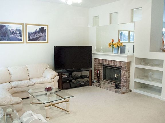 2nd image of 3131 Sceptre Dr