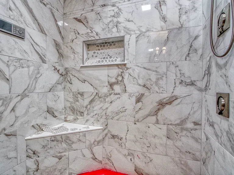 72 Delaney Ave — Photo 10
