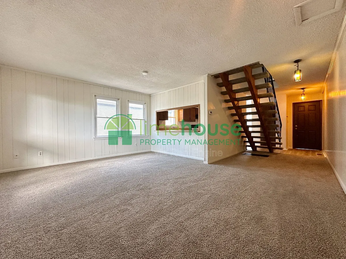 Building Photo - 4420 Ocean View Ave