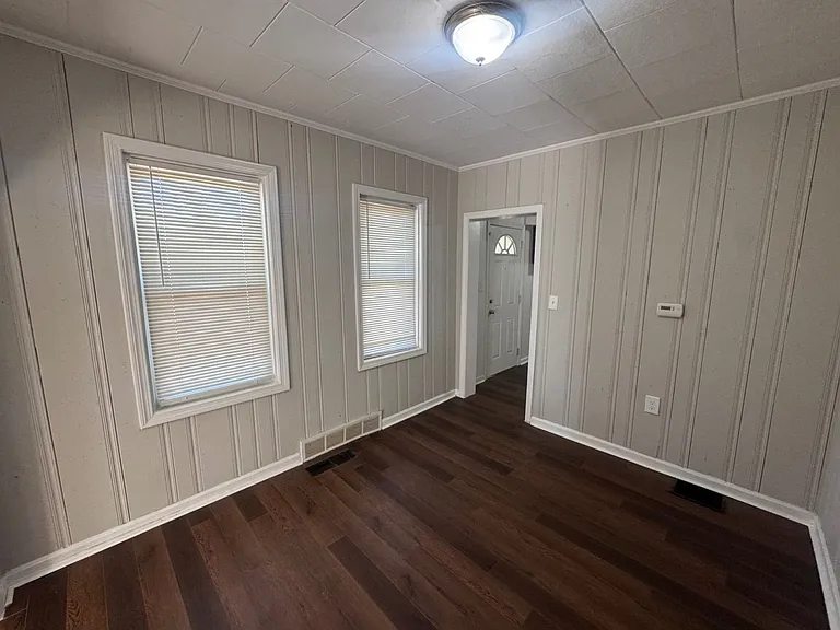 9611 Dunlap Ave — Photo 16