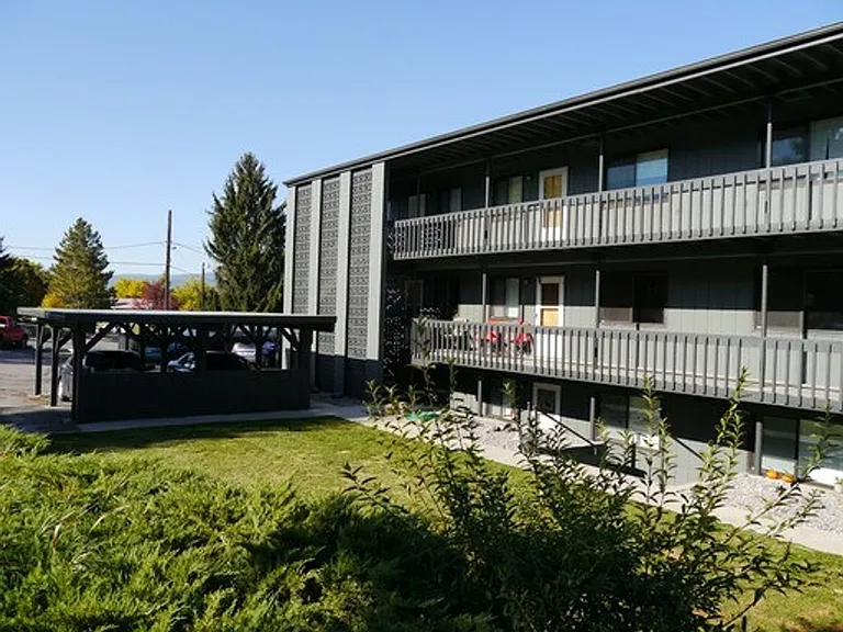 511-517 Westview Dr — Photo 1