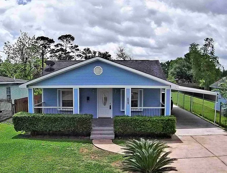 307 Campbell Ave — Photo 1