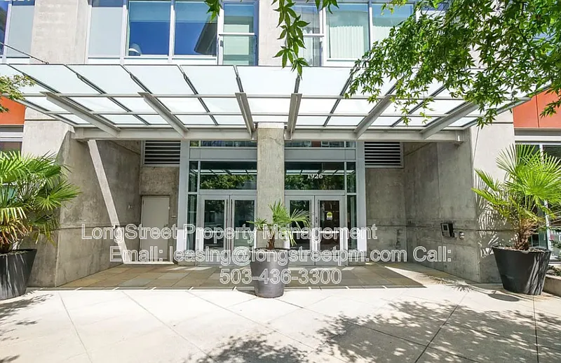 Studio, 1.0 bath, 718 sqft, $1,595 — Photo 1