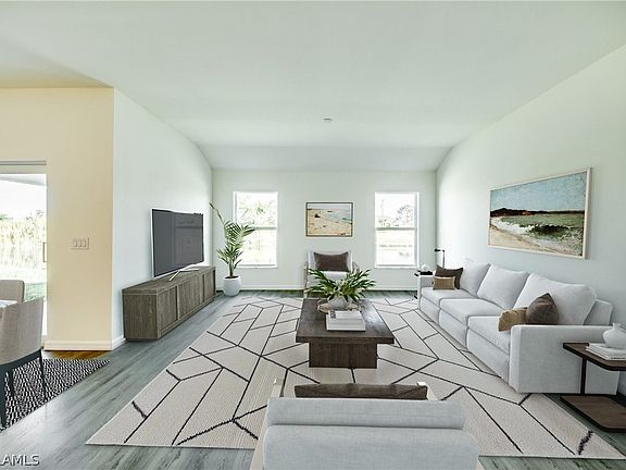 4th image of 602 NW 23rd Ter