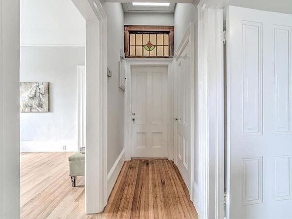 2nd image of 2033 Eagle Ave #B