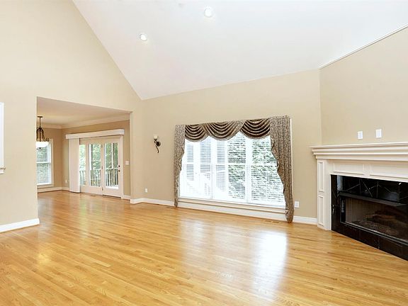 4th image of 5117 Ivybridge Dr