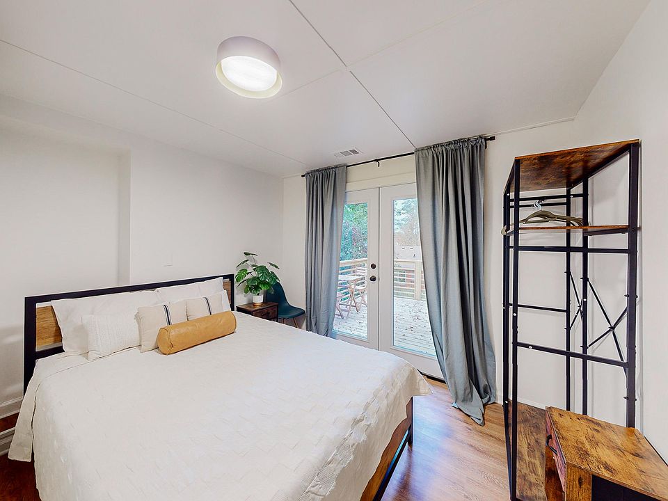 Room 5 - private entrance and exclusive outside deck area