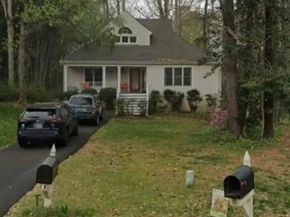 14302 Woods Walk Ln, Midlothian, VA 23112