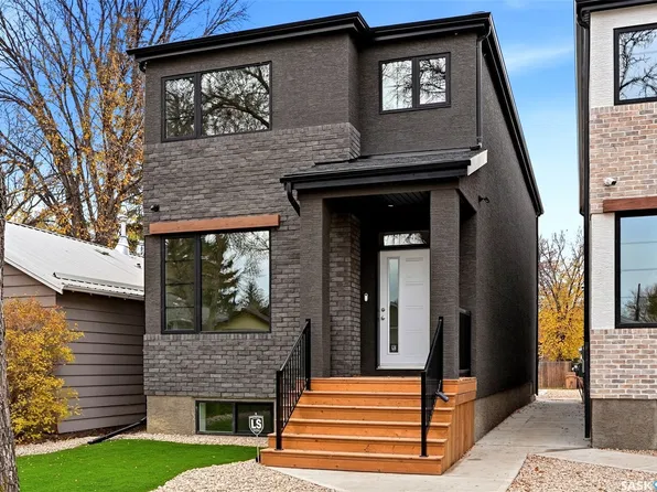 2220 King Street, Regina, SK S4T 4H1