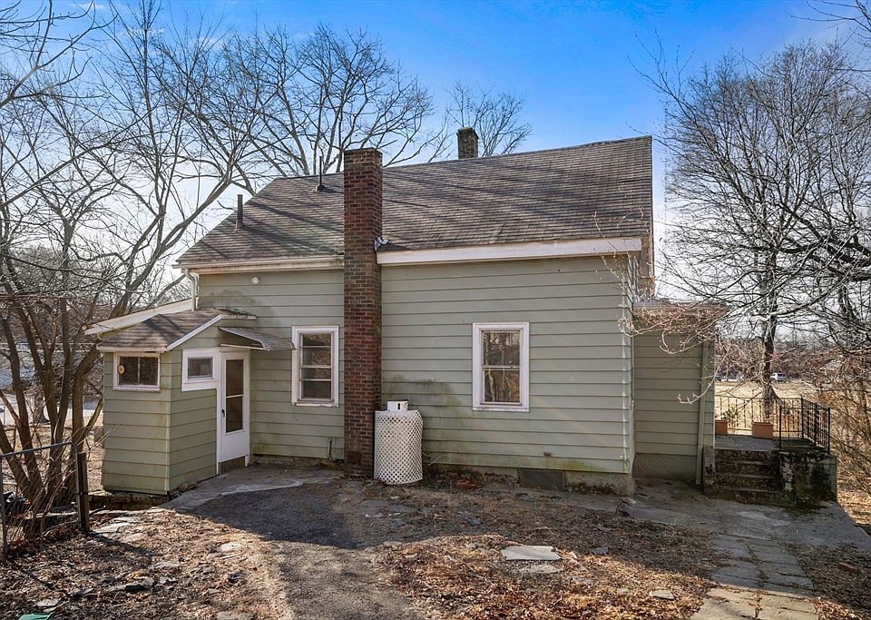 2nd image of 66 Rockland Pl