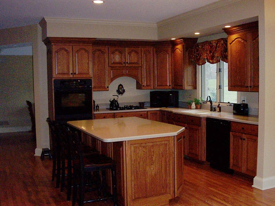 AMISH CABINETS