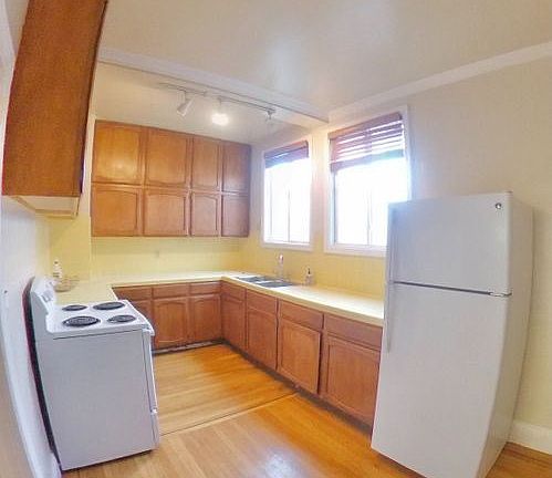 5th image of 3460 Sacramento St #7