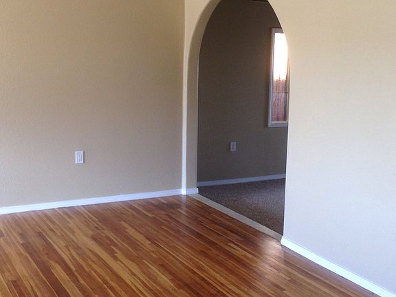 2nd image of 438 Mesilla St NE