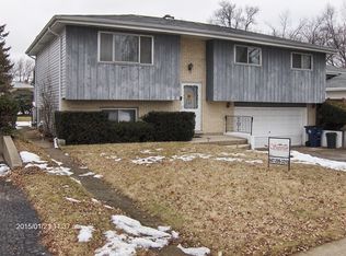 426 W Diversey Ave, Addison, IL 60101