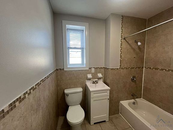 3rd image of 16 Wright Ave #8