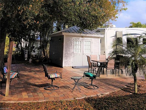 4th image of 10079 Parkwood Dr