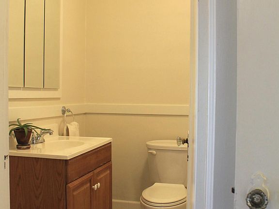5th image of 1702 Burnett Way #1702
