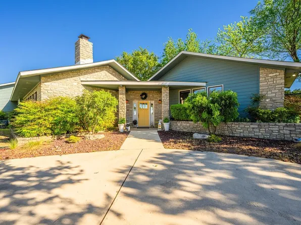 126 W Hunters Pointe Dr, Kerrville, TX 78028