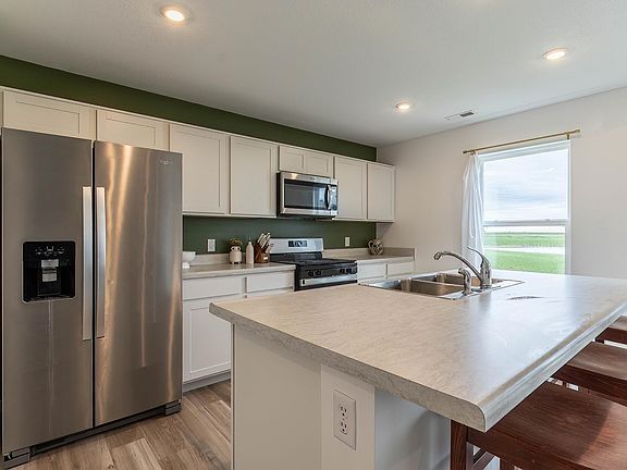 5th image of 4790 Carson Ct