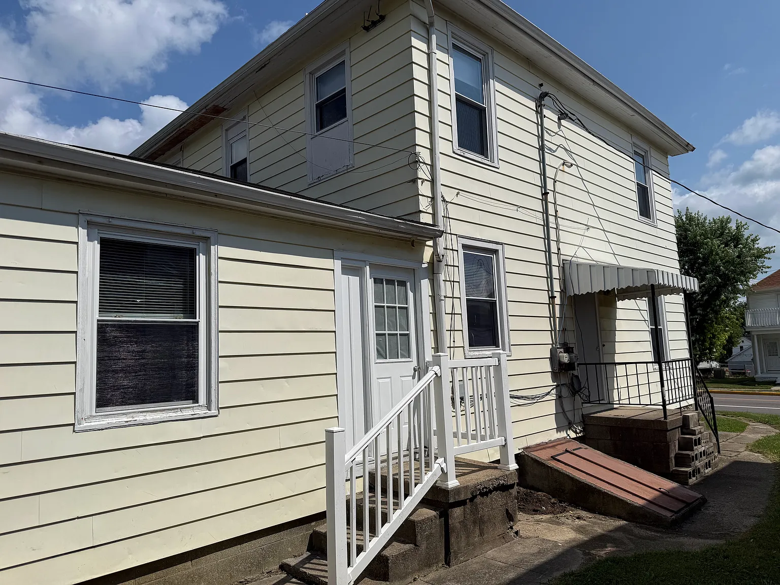 6 bed, 1970 sqft, $3,000 — Photo 2
