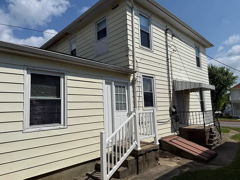 328 W Church St — Photo 2