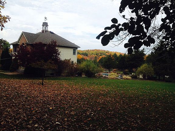 3rd image of 9 Scenic Pond Dr
