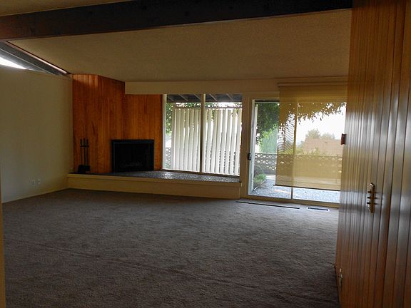 3rd image of 1465 E Loma Alta Dr