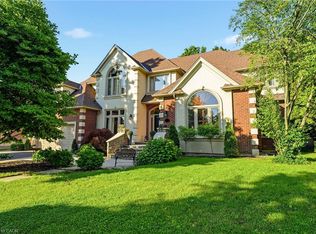 1111 Crofton Way, Burlington, ON L7P 4X1