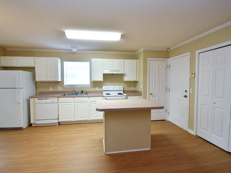 1064 Antigua Cir — Photo 7