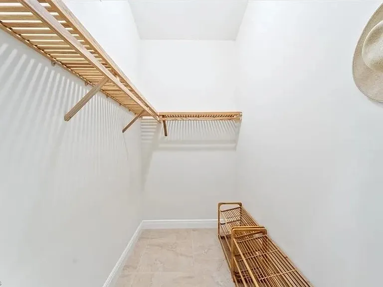732 7th Ave N — Photo 18