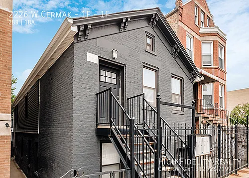 2226 W Cermak Rd #1F Photo 1