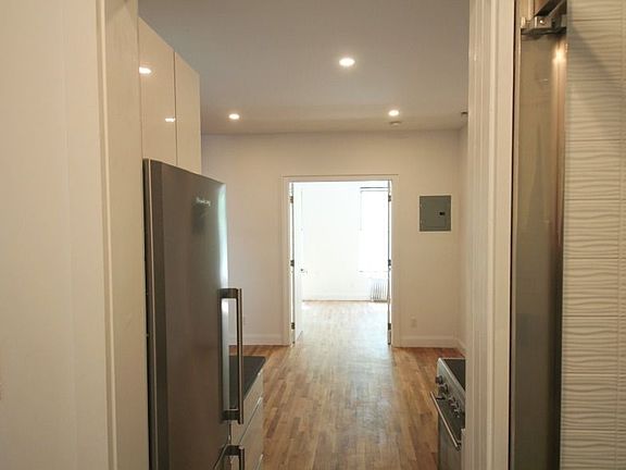 2nd image of 28 King St APT 15