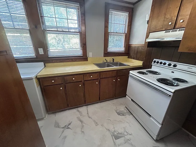 712 Brandon Ave — Photo 8
