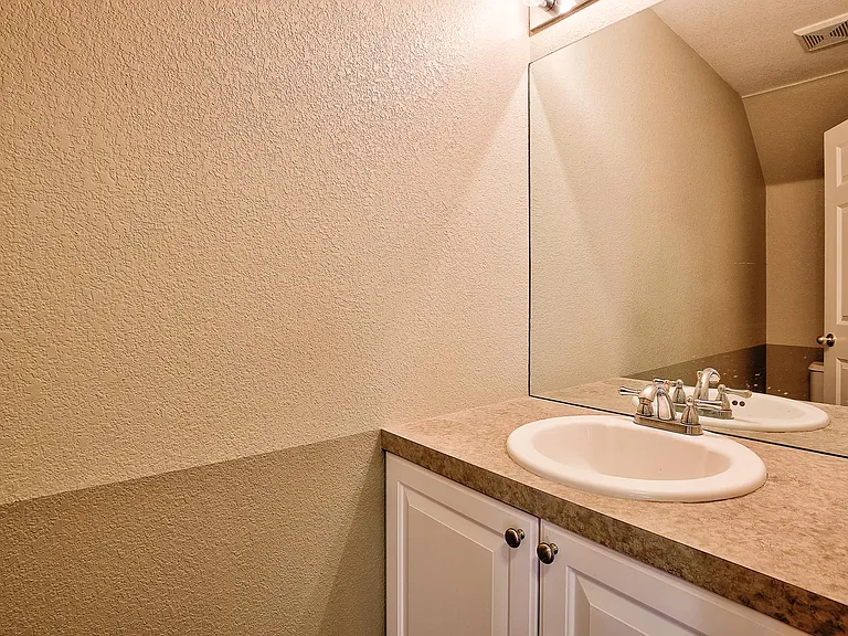 8300 Fairmount Dr — Photo 36