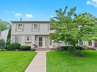 24243 Bashian Dr, Novi, MI 48375